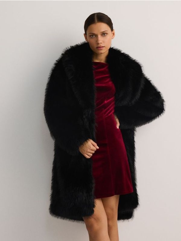 Reserved Reserved - Haljina od velura - boja kestena