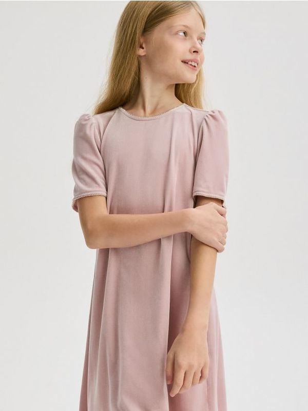 Reserved Reserved - Haljina od velura - pastelnoružičasto