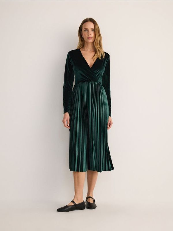 Reserved Reserved - Haljina od velura s pliseom - plavozeleno