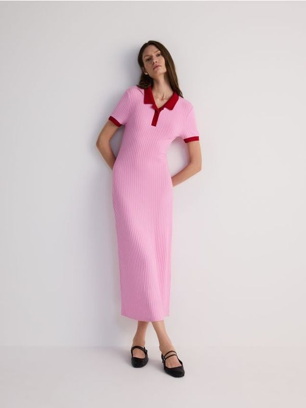 Reserved Reserved - Haljina od žerseja s ovratnikom - pastelnoružičasto