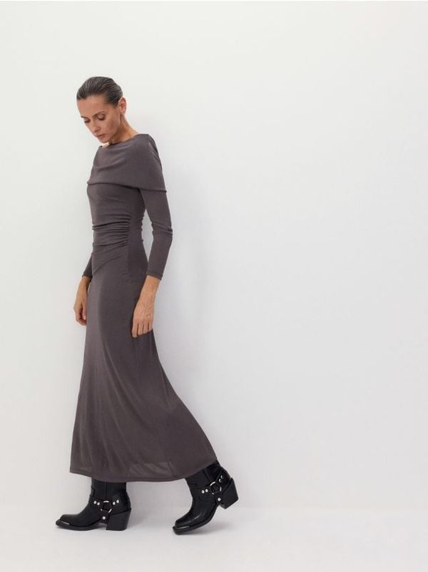 Reserved Reserved - Haljina otvorenih ramena - bež