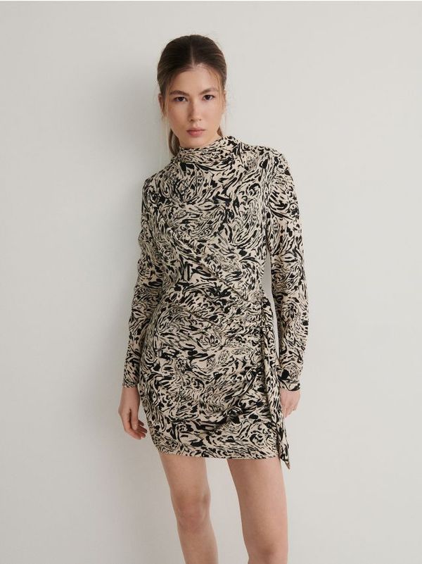 Reserved Reserved - Haljina s naborima i uzorkom - bež