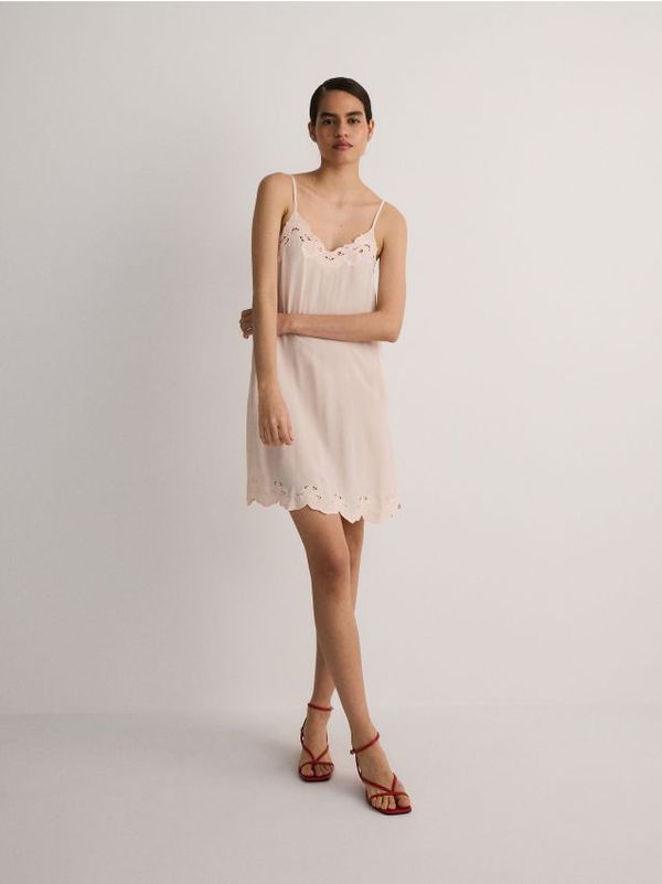 Reserved Reserved - Haljina s naramenicama - boja breskve