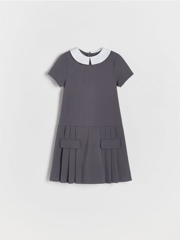 Reserved Reserved - Haljina s plisiranim donjim dijelom - tamnosivo