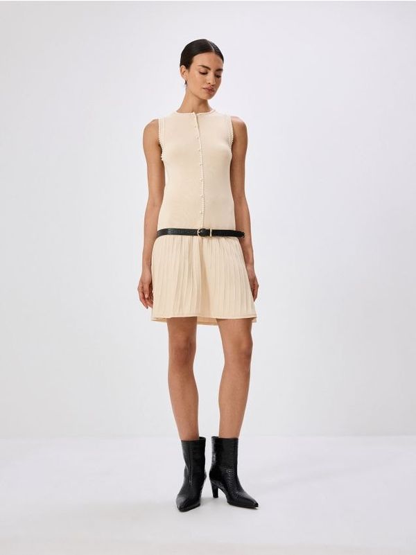 Reserved Reserved - Haljina s ukrasnim aplikacijama - krem