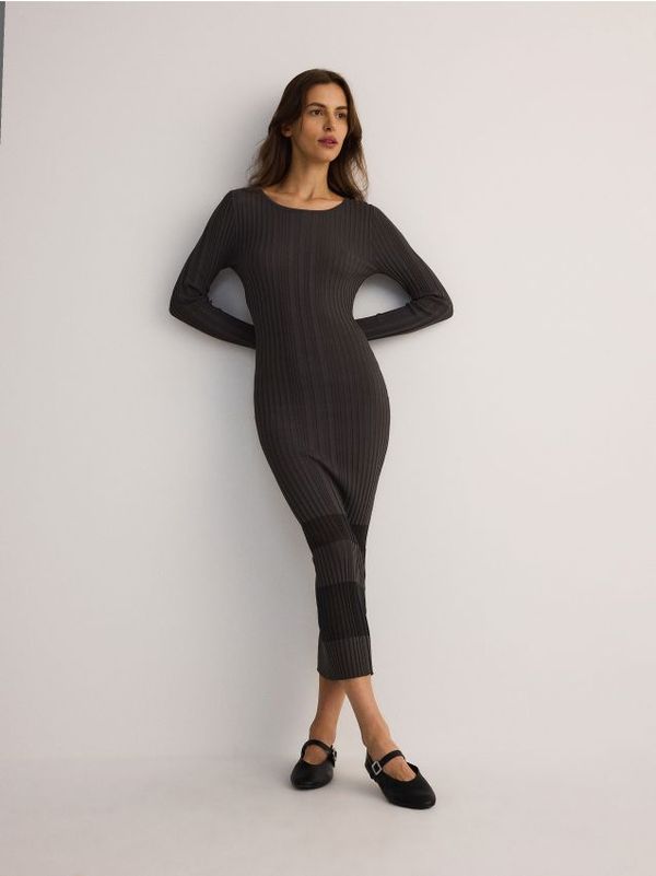 Reserved Reserved - Haljina s visokim udjelom viskoze - tamnosivo