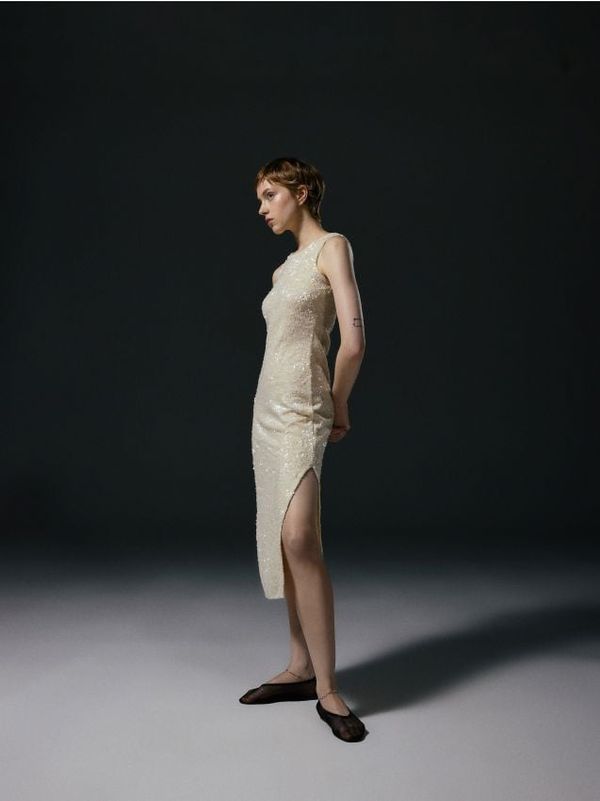 Reserved Reserved - Haljina sa šljokicama - krem