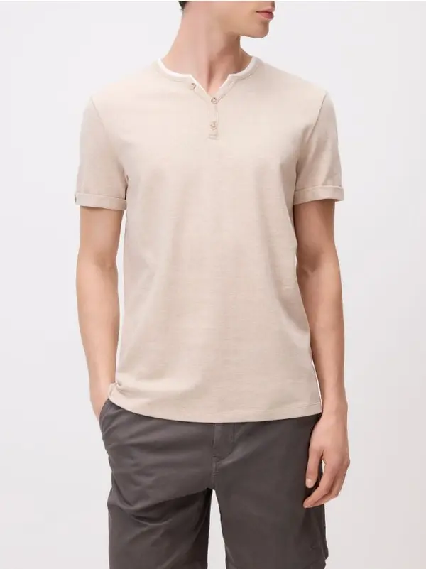 Reserved Reserved - Henley majica slim fit - bež