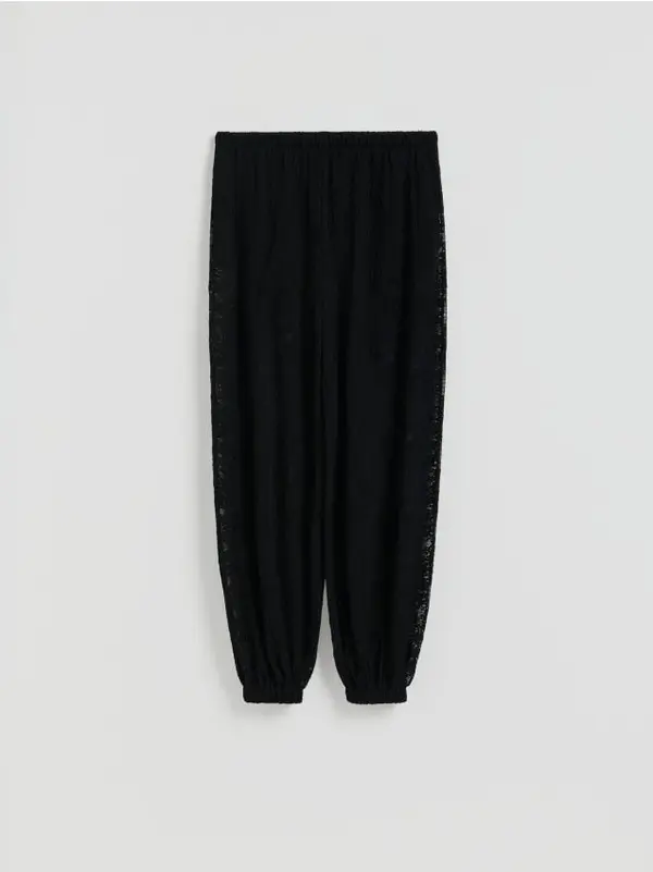 Reserved Reserved - Hlače balloon od čipke - crno