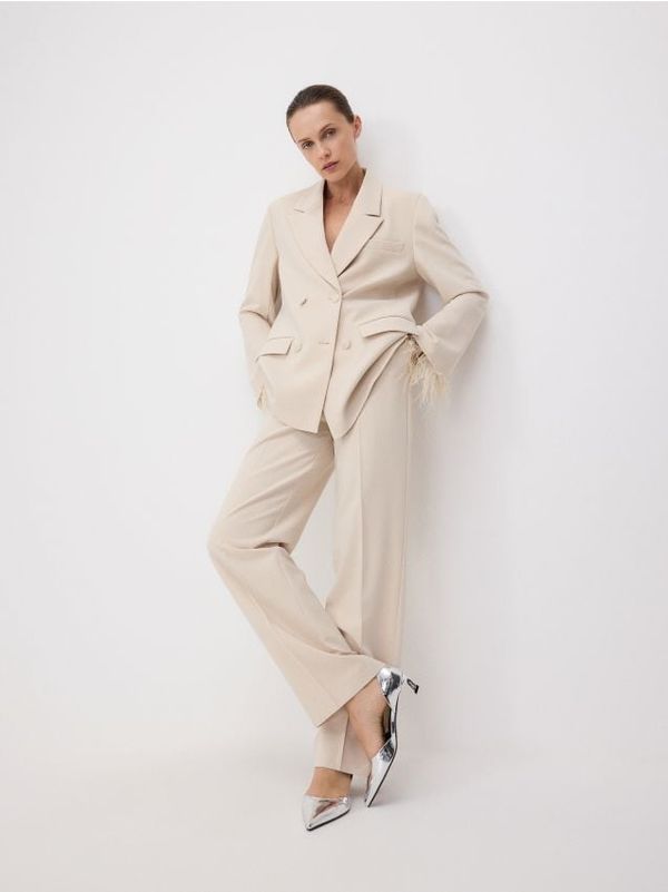 Reserved Reserved - Hlače izglačane na crtu - bež