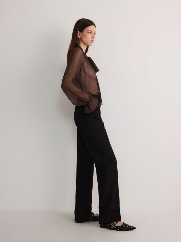 Reserved Reserved - Hlače izglačane na crtu - crno