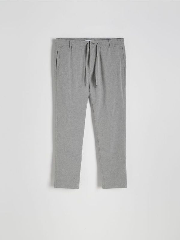 Reserved Reserved - Hlače mrkva kroja - svijetlo siva