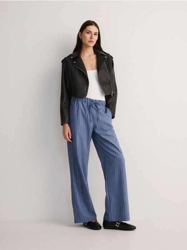 Reserved Reserved - Hlače od mješavine viskoze - bljedoplavo