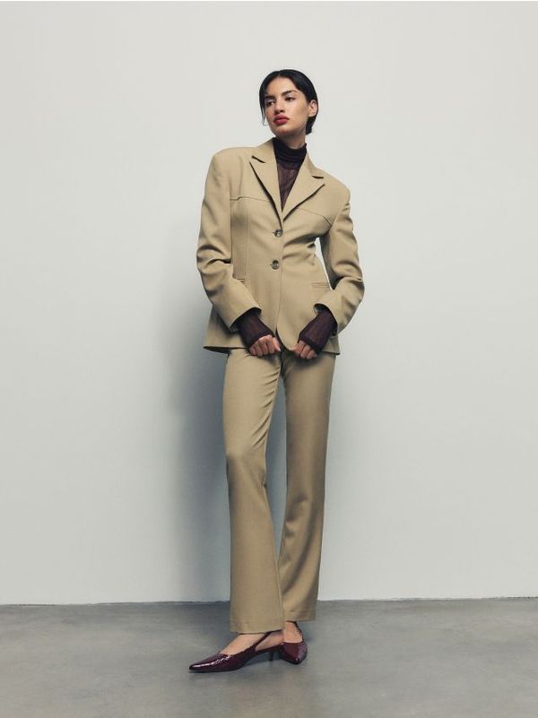 Reserved Reserved - Hlače od mješavine viskoze izglačane na crtu - boja senfa