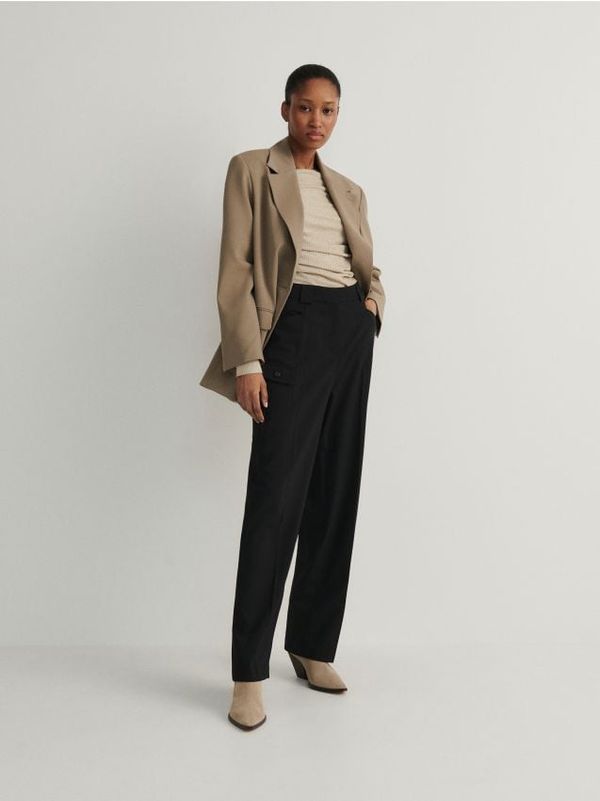 Reserved Reserved - Hlače s cargo džepovima - crno