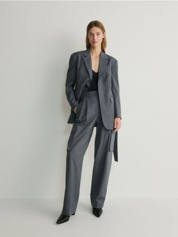 Reserved Reserved - Hlače s cargo džepovima - srednjesivo