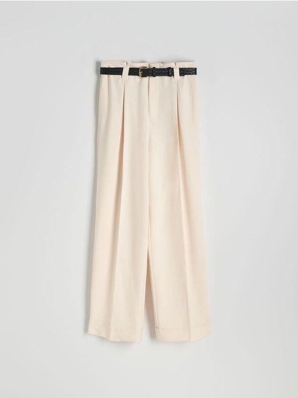 Reserved Reserved - Hlače sa širokim nogavicama i pojasom - bijela
