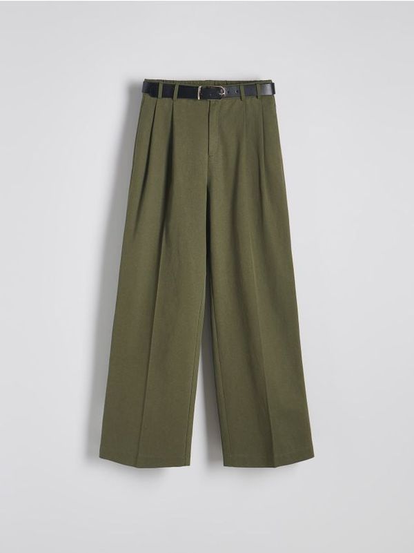 Reserved Reserved - Hlače sa širokim nogavicama i pojasom - zelena