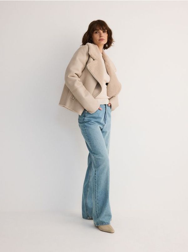 Reserved Reserved - Jakna s detaljima od umjetnog ovčjeg runa - bež