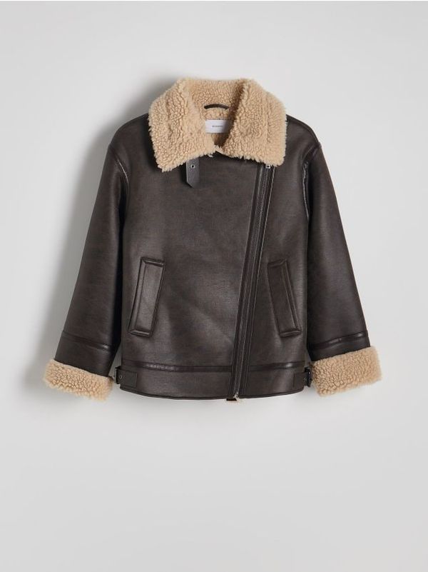 Reserved Reserved - Jakna s detaljima od umjetnog ovčjeg runa - tamnosmeđe