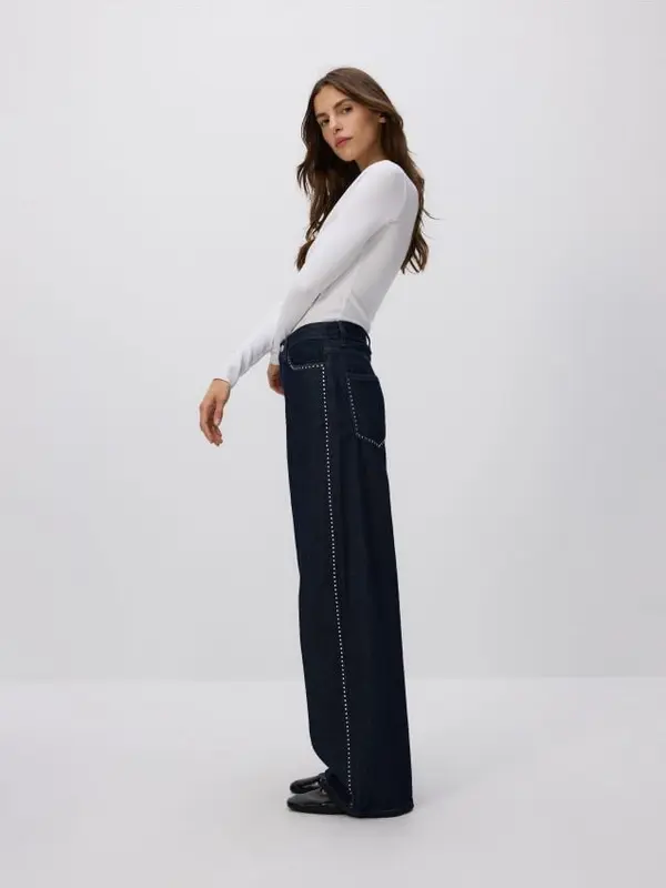 Reserved Reserved - Jeans hlače wide-leg s aplikacijama - mornarsko plava