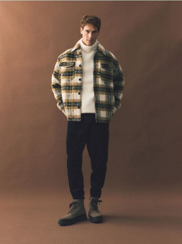 Reserved Reserved - Jogger hlače od rebrastog baršuna - crno