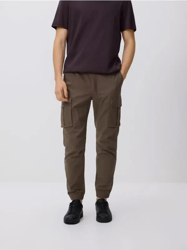 Reserved Reserved - Jogger hlače s cargo džepovima - bež