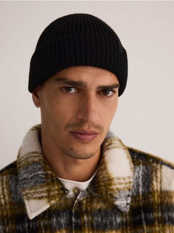 Reserved Reserved - Kapa beanie od mješavine vune - crno