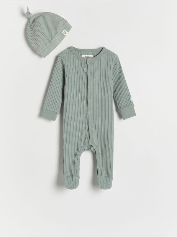 Reserved Reserved - Kombinezon s visokim udjelom pamuka i kapom - bljedozeleno