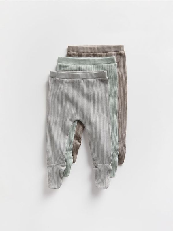 Reserved Reserved - Komplet od 2 para pamučnih hlača - bljedozeleno