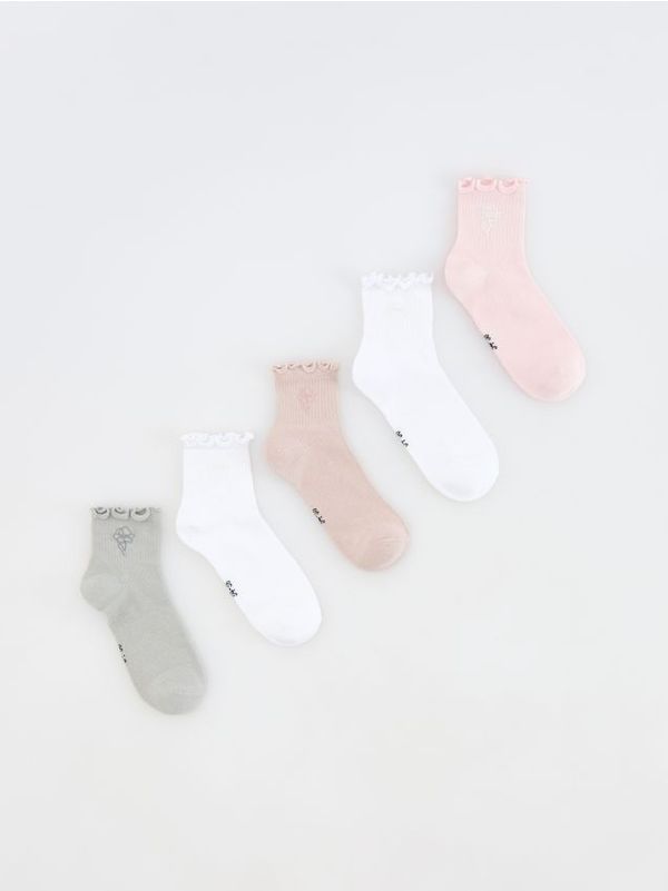 Reserved Reserved - Komplet od 5 pari čarapa s visokim udjelom pamuka i volanima na porubu - bijela