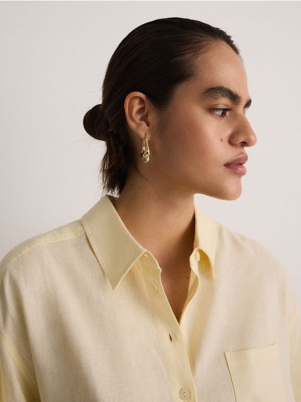 Reserved Reserved - Košulja od mješavine lana - svjetložuto