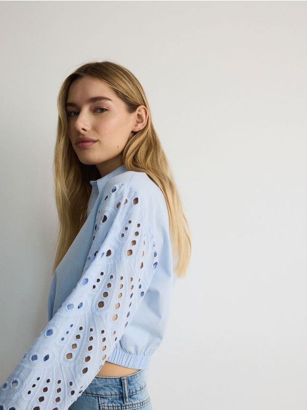Reserved Reserved - Košulja s rupičastim rukavima - svjetloplavo