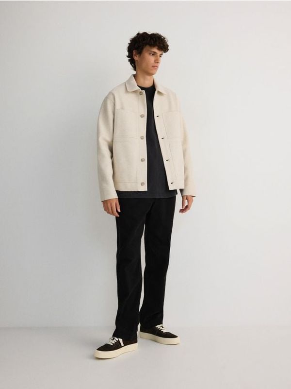 Reserved Reserved - Kratka jakna s ovratnikom - krem