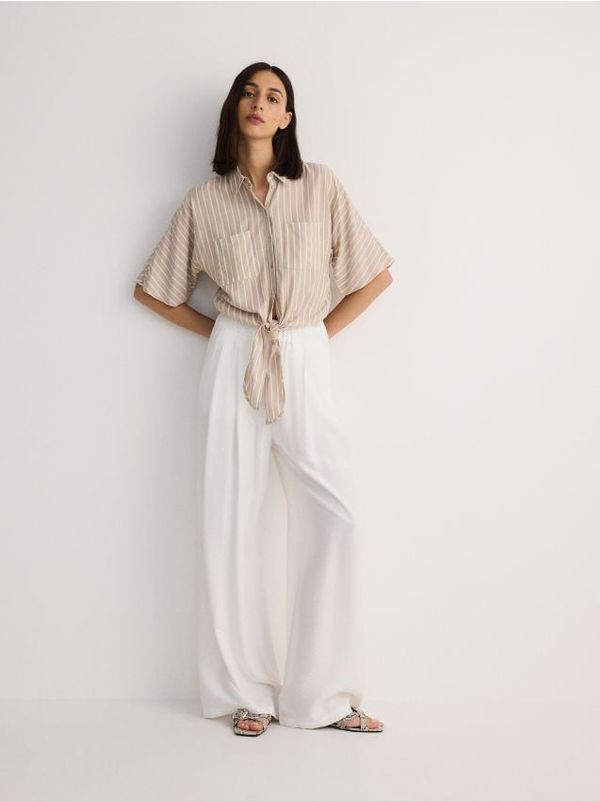 Reserved Reserved - Kratka košulja na vezanje - bež