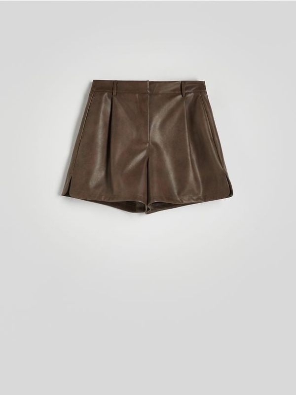 Reserved Reserved - Kratke hlače od umjetne kože - tamnosmeđe