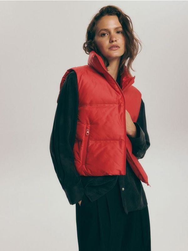 Reserved Reserved - Kratki prošiveni prsluk - crvena