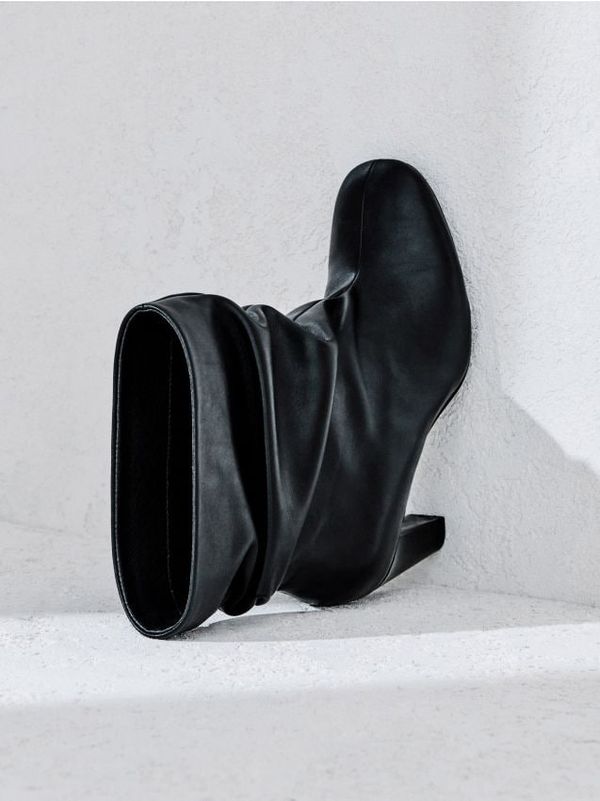 Reserved Reserved - LADIES` ANKLE BOOTS - crno