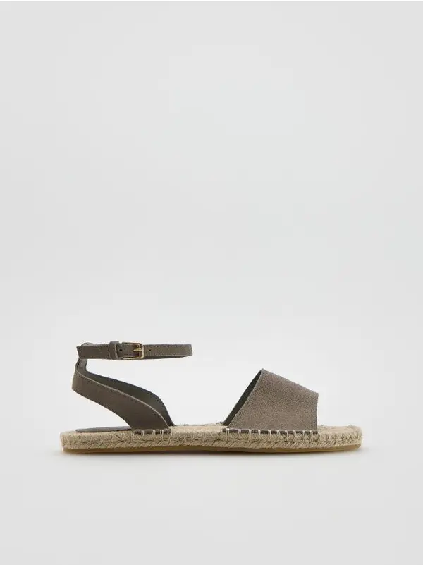 Reserved Reserved - LADIES` SANDALS - bež