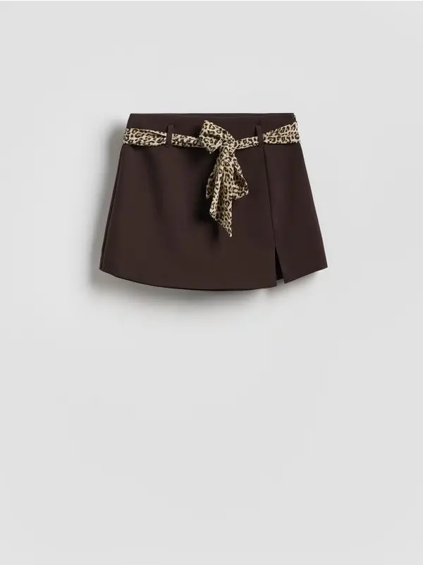 Reserved Reserved - LADIES` SHORTS - tamnosmeđe