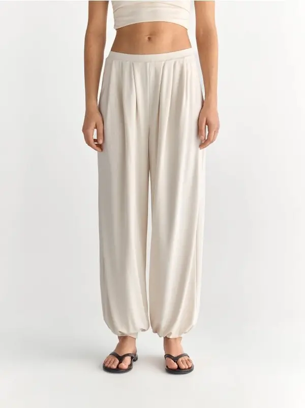 Reserved Reserved - LADIES` TROUSERS - bež