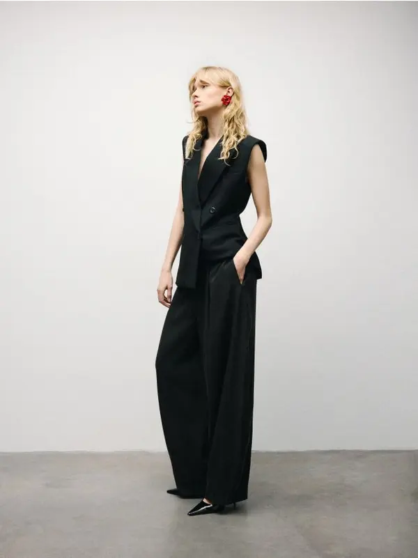 Reserved Reserved - LADIES` TROUSERS - crno