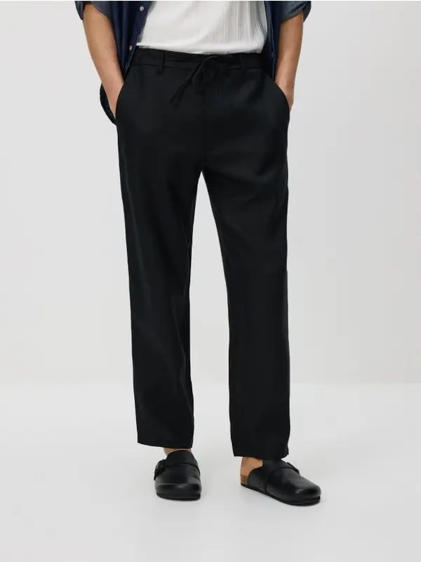 Reserved Reserved - Lanene chino hlače straight - crno