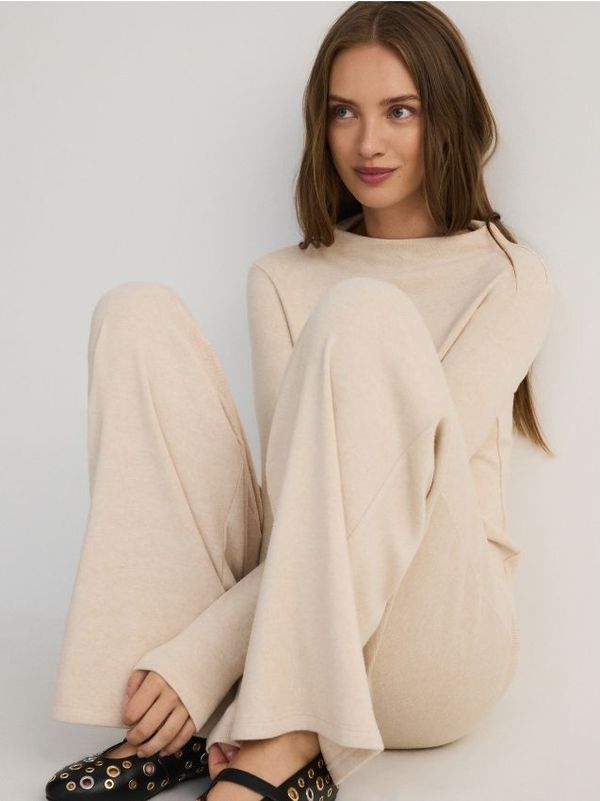 Reserved Reserved - Majica dugih rukava od žerseja s mješavinom viskoze - boja kože