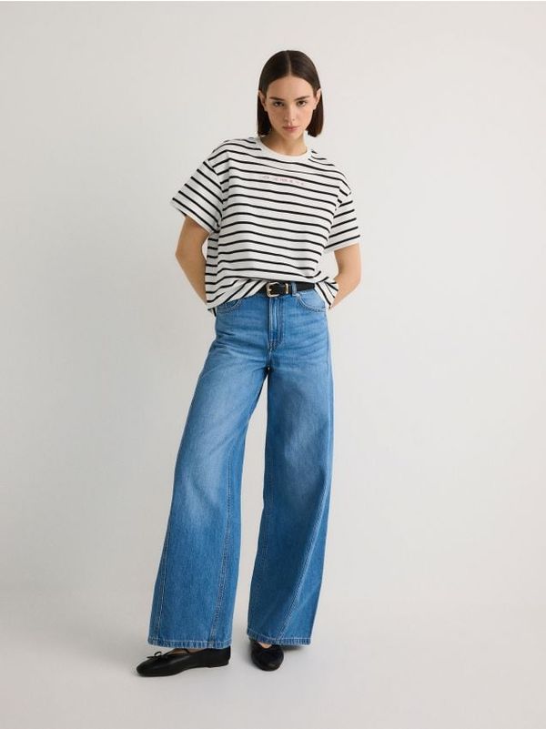 Reserved Reserved - Majica kratkih rukava s izvezenim natpisom - boja kože