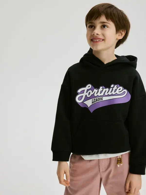 Reserved Reserved - Majica s kapuljačom i printom Fortnite - crno