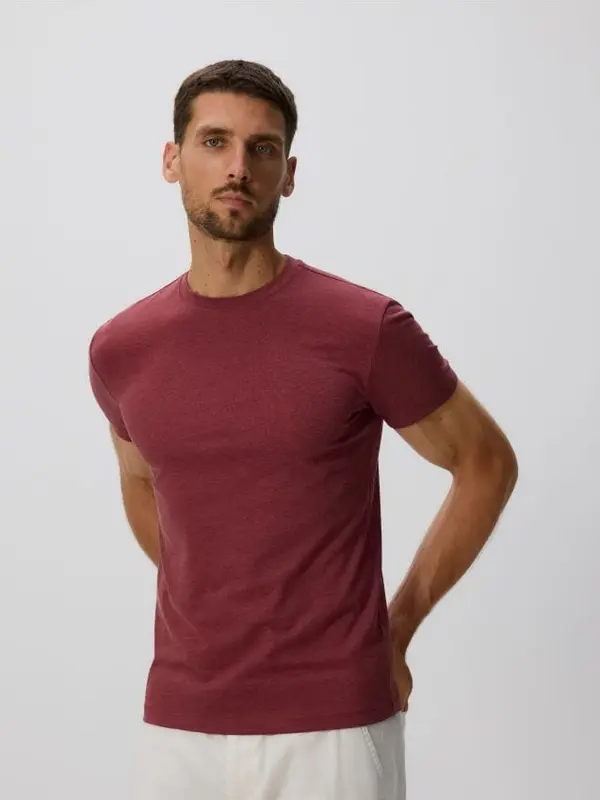 Reserved Reserved - Majica slim fit - smeđi
