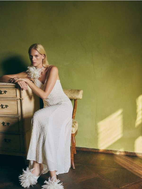 Reserved Reserved - Maxi haljina od nabrane tkanine - krem