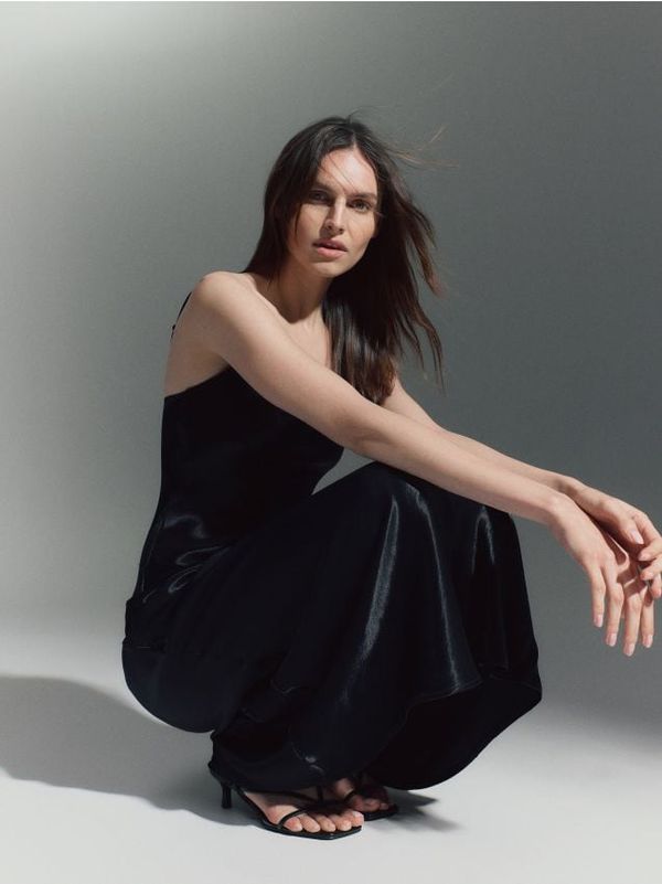 Reserved Reserved - Maxi haljina od satenske viskoze - crno