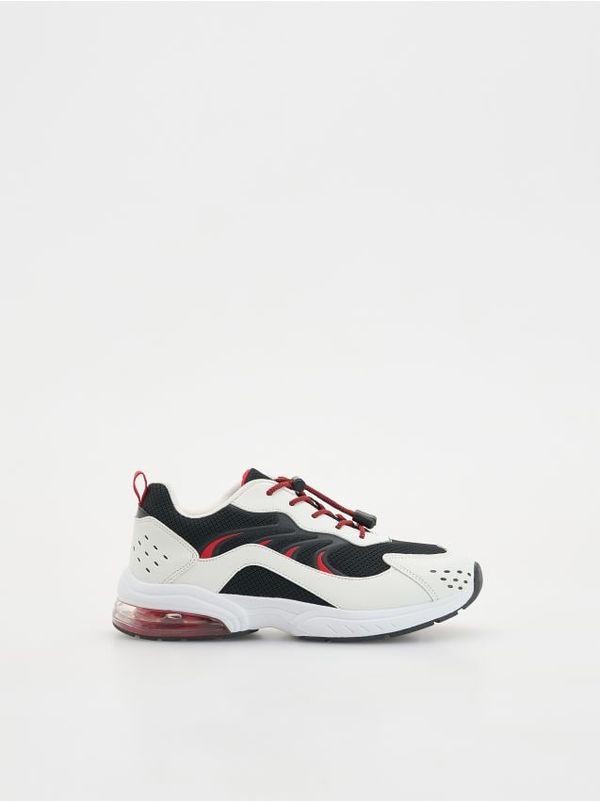 Reserved Reserved - MEN`S TREKKING SHOES - krem